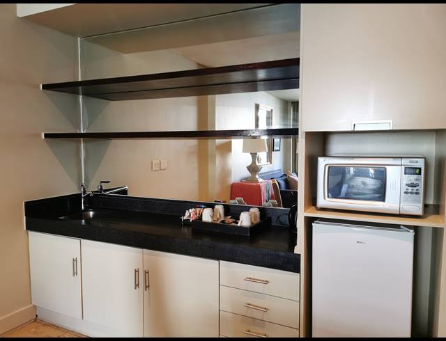 2 BEDROOM APARTMENT FOR SALE IN UMHLANGA RIDGE